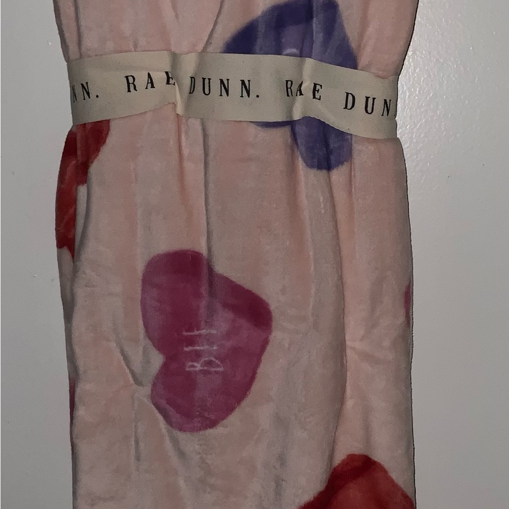 Rae Dunn Conversational Hearts Valentine’s Day Blanket / Throw - Picture 12 of 12